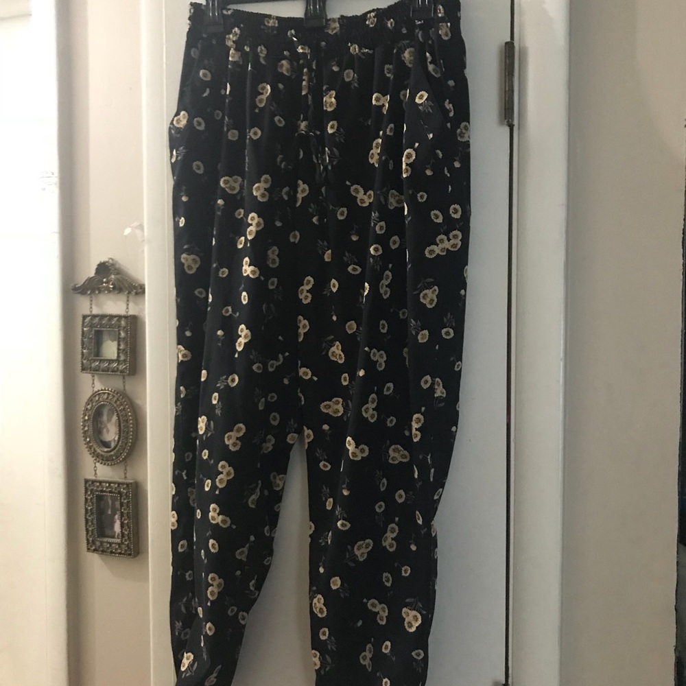 Floral loose pants